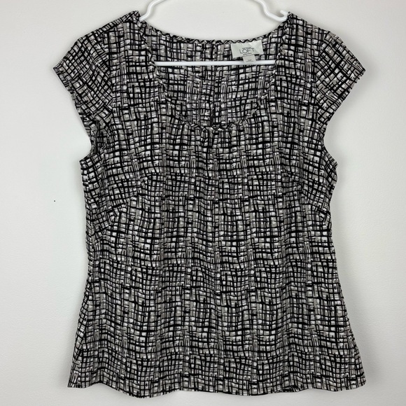 LOFT Tops - LOFT Black & White Cap Sleeve Grid Print Blouse sz 10 Petite business casual